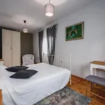 Beautiful In With Swimming Pool Holiday home *