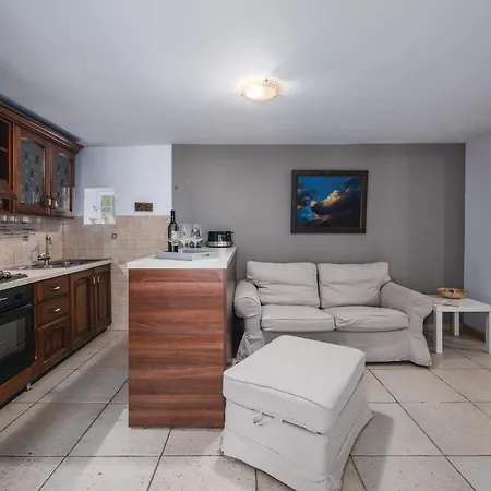 Gorgeous In With Wifi Nyaraló *