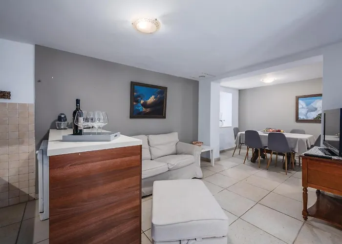 Gorgeous In With Wifi