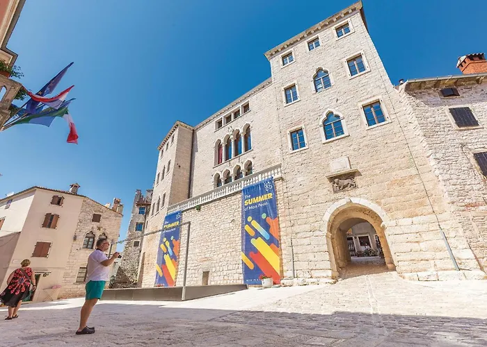 Gorgeous In With Wifi *