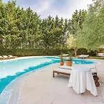 Holiday home Beautiful In With Swimming Pool Bale