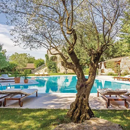Сasa de vacaciones Beautiful In With Swimming Pool *